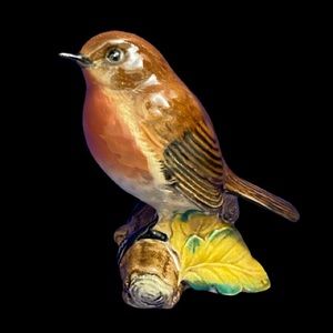 Vintage Beswick Gloss Robin on a Branch with Beswick Backstamp No. 980B